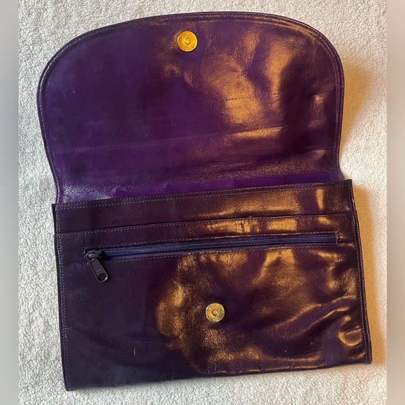 Saks Fifth Avenue vintage leather clutch, eggplant plum purple - Picture 2 of 8